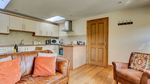 DVD player - Cosy Cottage With Nice Terrace in the Village of Swannington (Norwich)