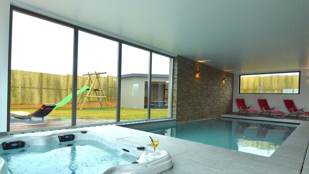 Pool - Lavish Villa in Malmedy with Heated Pool, Hot Tub, Infrared Sauna (Malmedy)