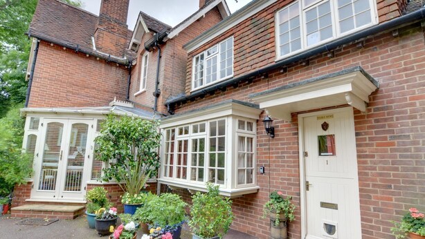 Unclassified image, 1 of 17, button - Spacious Holiday Home in Tunbridge Wells near City Center (Royal Tunbridge Wells)