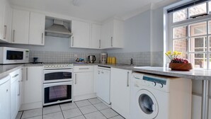 Unclassified image, 5 of 17, button - Spacious Holiday Home in Tunbridge Wells near City Center (Royal Tunbridge Wells)