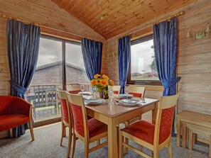 Dining - Cottage in Peaceful Surroundings of Hartland (Bideford)