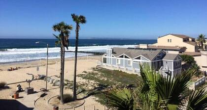 Beautiful ocean view condo on the beach w/ communal pool & hot tub