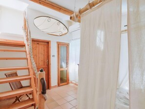 7 bedrooms, free Internet