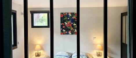 1 chambre, fer et planche à repasser, Wi-Fi, draps fournis