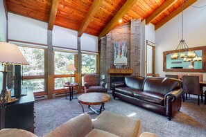 TV, fireplace, DVD player