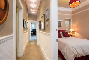 1 bedroom, memory foam beds, desk, iron/ironing board - ❤️ Victorian Elegance. Relax & Work. GARAGE & Garden & Free Cleaning! (San Francisco)