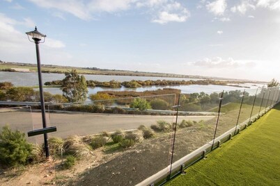 'Serenity' and sweeping Murray River views