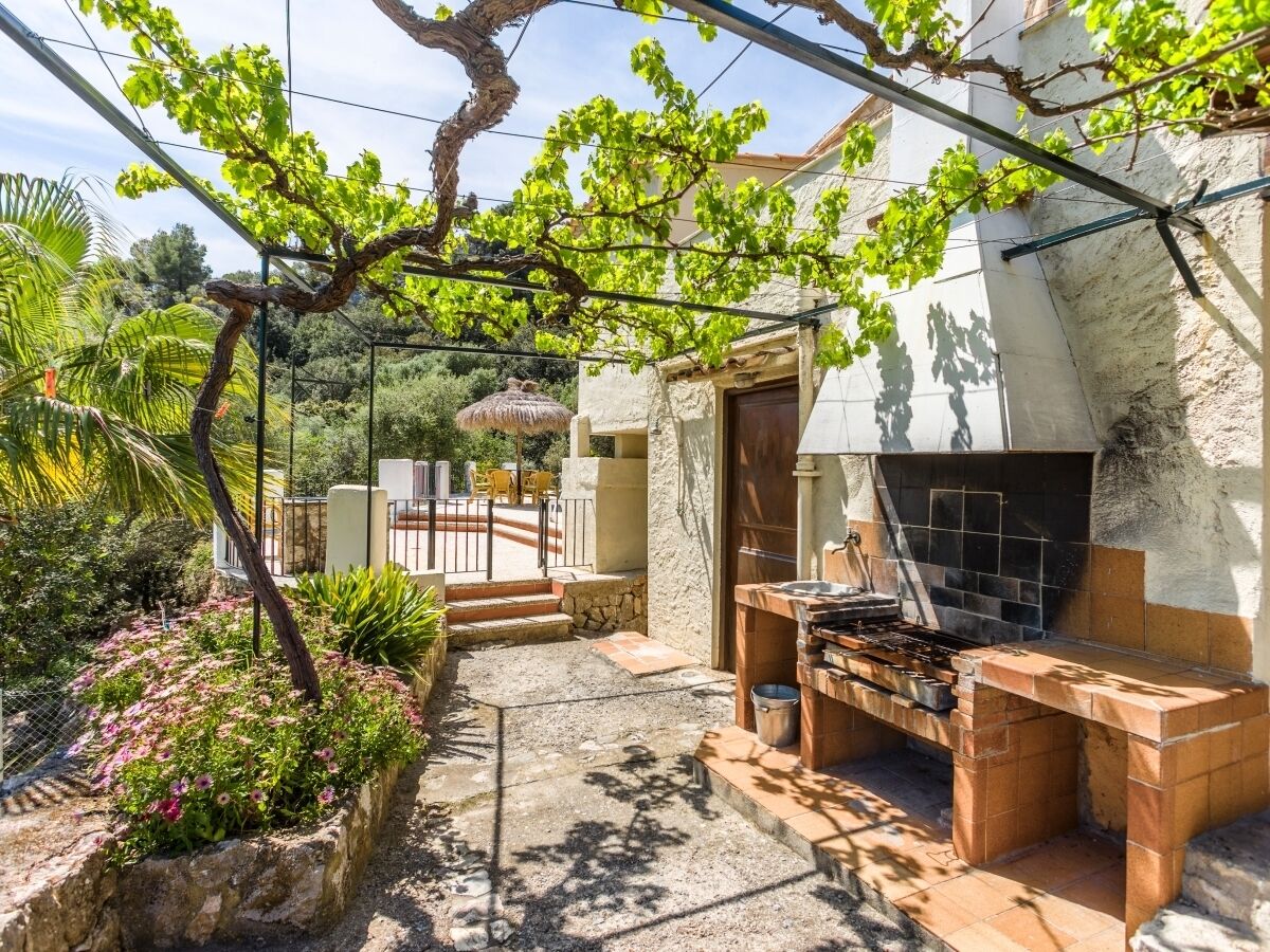 Original Majorcan Country House with Private Pool, all Commodities and Breathtaking Views !!