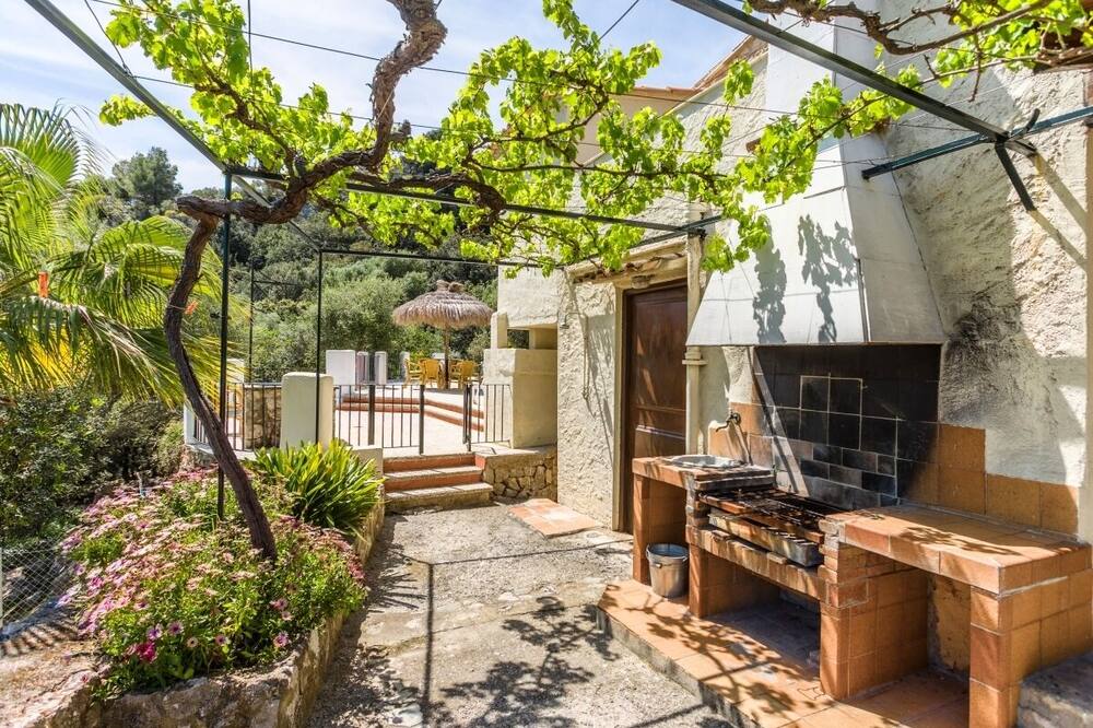 Original Majorcan Country House with Private Pool, all Commodities and Breathtaking Views !!