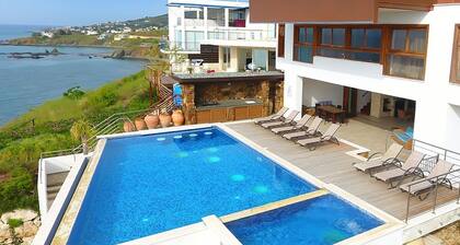 Modern Stylish 4-Bedroom Villa, Private Pool and Spectacular Sea Views, Direct Access to the Beach!