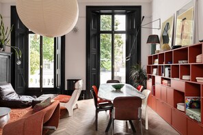 Interior - The Bengal Tiger – 2 BR with Patio in Notting Hill (London)