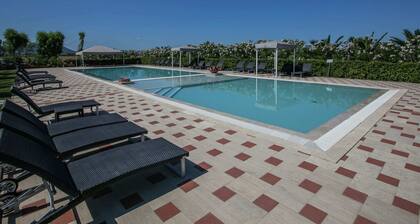 Attractive Apartment Near the Beach and the Clear Blue Sea