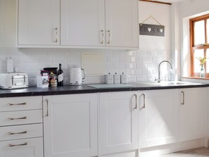 Dishwasher, highchair - 2 bedroom accommodation in Llechryd, near Cardigan (Llechryd, near Cardigan)