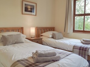 2 bedrooms, free WiFi, bed sheets - 2 bedroom accommodation in Llechryd, near Cardigan (Llechryd, near Cardigan)