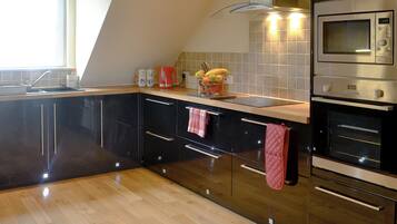 Geschirrspüler, Hochstuhl, Gefrierschrank