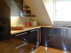 Geschirrspüler, Hochstuhl, Gefrierschrank