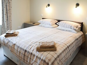 2 多间卧室、免费 WiFi、床单