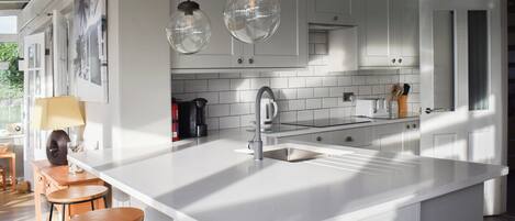 Lave-vaisselle, chaise haute