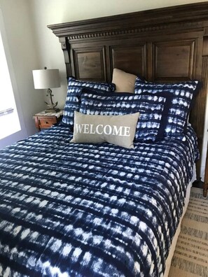 2 bedrooms, iron/ironing board, free WiFi, bed sheets -  Bellevue Ave Newport Mansions Tennis Hall of Fame Ocean Shopping Restaurants (Newport)