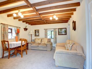 Dining - Modern Holiday Home in Saundersfoot With Garden (Saundersfoot)