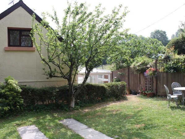 Garden - Modern Holiday Home in Saundersfoot With Garden (Saundersfoot)