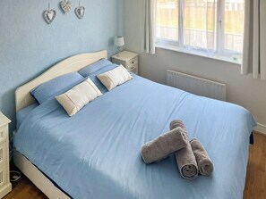 3 bedrooms, free WiFi, bed sheets - 3 bedroom accommodation in Westward Ho! (Westward Ho!)