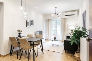 Interior - Peaceful 2BD Apartment in Kolonaki (Athens)