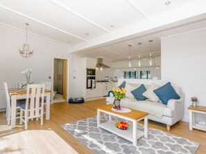 TV - 2 bedroom accommodation in Corton, near Lowestoft (Corton, near Lowestoft)