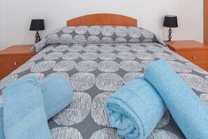 4 bedrooms, WiFi, bed sheets - La Casa de las Margaritas (Cádiz)
