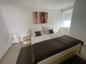 1 Schlafzimmer, Reisekinderbett, WLAN, Bettwäsche
