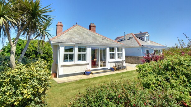 House | Exterior - Cozy Holiday Home With Fireplace at Saint Merryn Cornwall (Padstow)