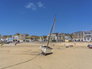 Beach - Welcoming Apartment With Terrace in St. Ives, Near the Beach (St Ives)