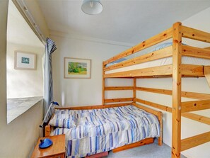 Apartment | 2 bedrooms, bed sheets - Welcoming Apartment With Terrace in St. Ives, Near the Beach (St Ives)