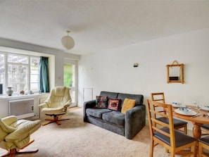 Apartment | Living room | DVD player - Welcoming Apartment With Terrace in St. Ives, Near the Beach (St Ives)