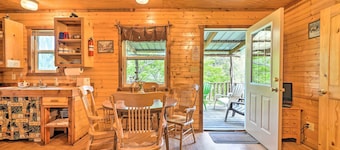 'Cedar Falls Cabin 5': 1/2 Mile to Turner Falls