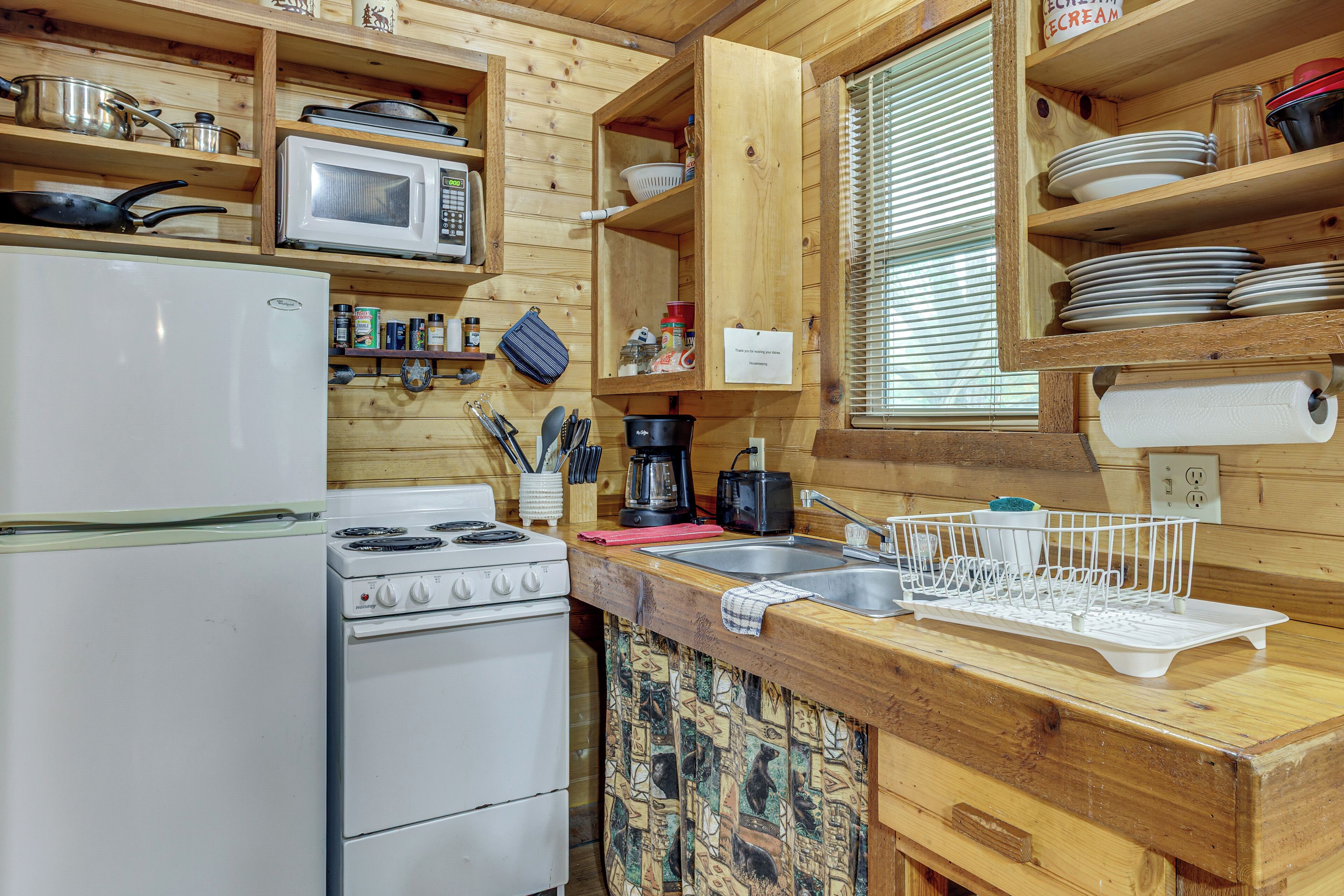 Fridge, microwave, stovetop, coffee/tea maker