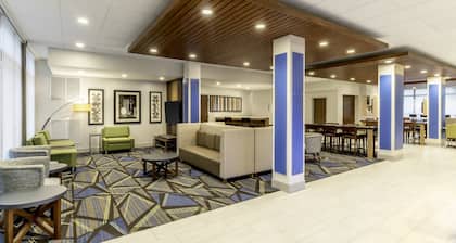 Holiday Inn Express Milwaukee West Allis by IHG