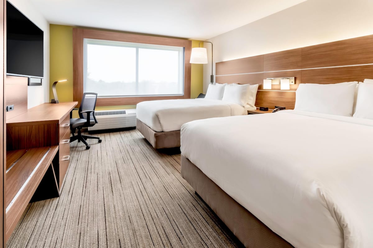 In-room safe, desk, laptop workspace, blackout curtains