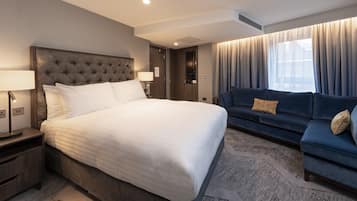 In-room safe, desk, laptop workspace, soundproofing