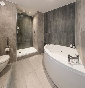 In-room safe, desk, laptop workspace, soundproofing - voco Edinburgh-Haymarket by IHG (Edinburgh)