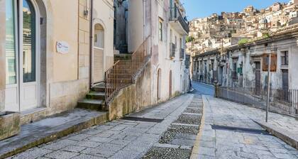 Vintage Holiday Home in Ragusa Ibla With Balcony