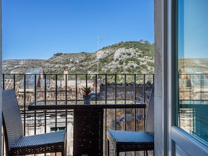 House | Balcony