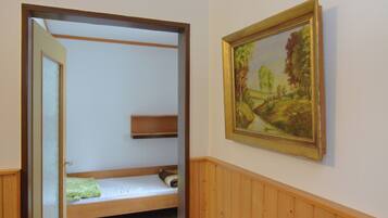 4 bedrooms, individually furnished