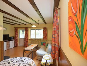 House | Living room | DVD player, MP3 dock - Family Friendly Holiday Home in Fichtelberg near Lake (Fichtelberg)