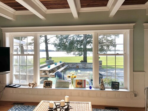 Waterfront Home, Large Property with Pool, Discount for Monthly/Seasonal Rentals