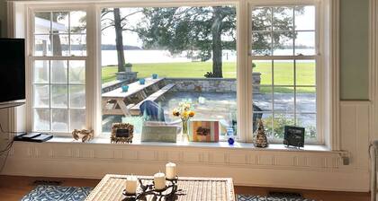Waterfront Home, Large Property with Pool, Discount for Monthly/Seasonal Rentals