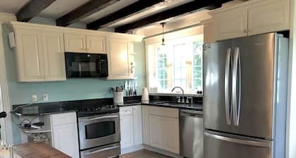 Waterfront Home, Large Property with Pool, Discount for Monthly/Seasonal Rentals