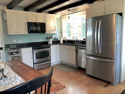 Waterfront Home, Large Property with Pool, Discount for Monthly/Seasonal Rentals