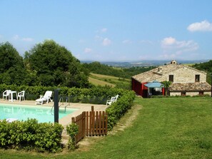 Maison | Piscine | Piscine extérieure, chaises longues