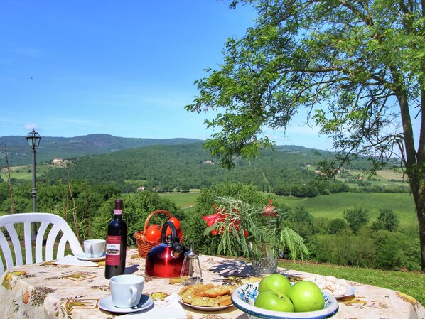 Balcony - Spacious Holiday Home in Bucine With Pool (Bucine)